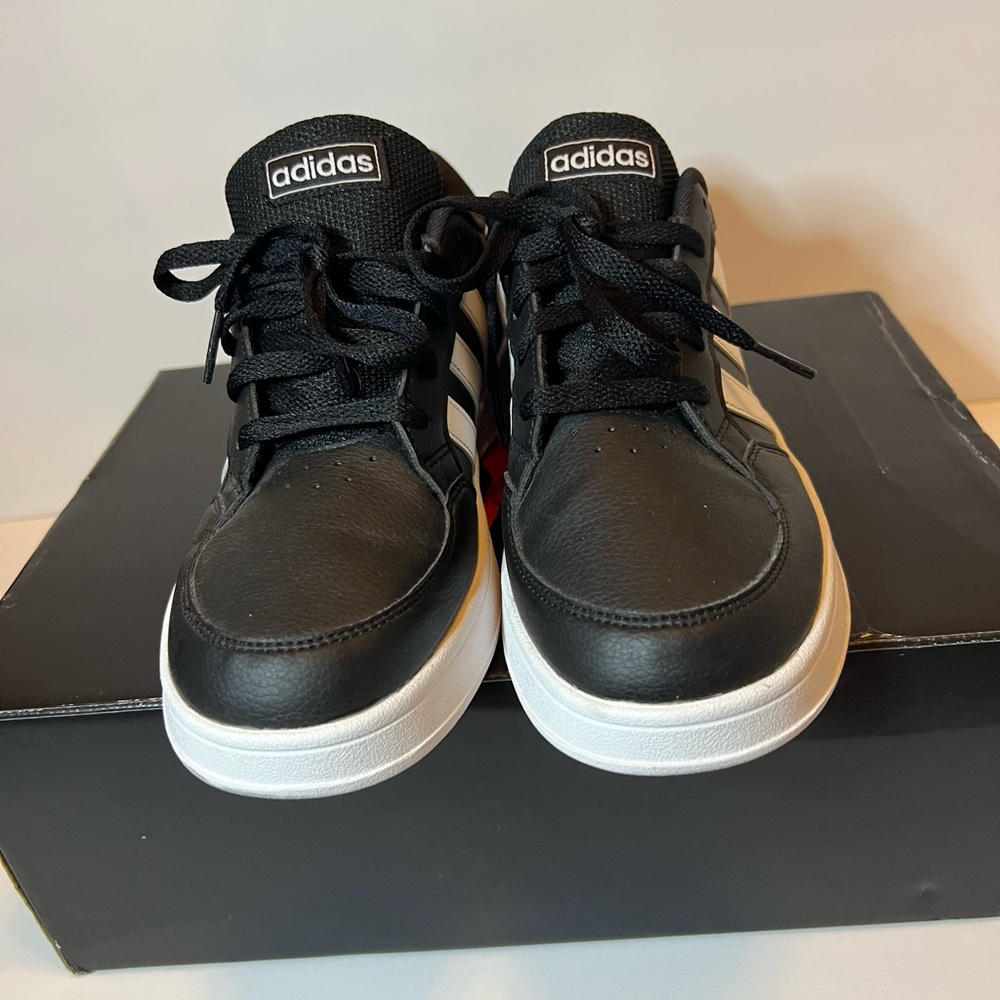 Adidas boys shoes - Picture 7 of 12